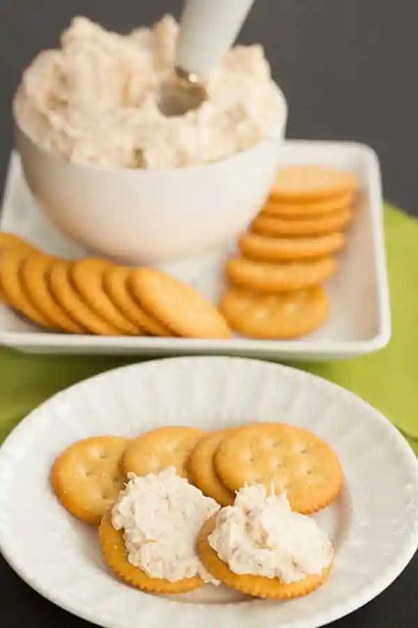 A vintage recipe for Chicken Spread/Dip using Underwood chicken. |