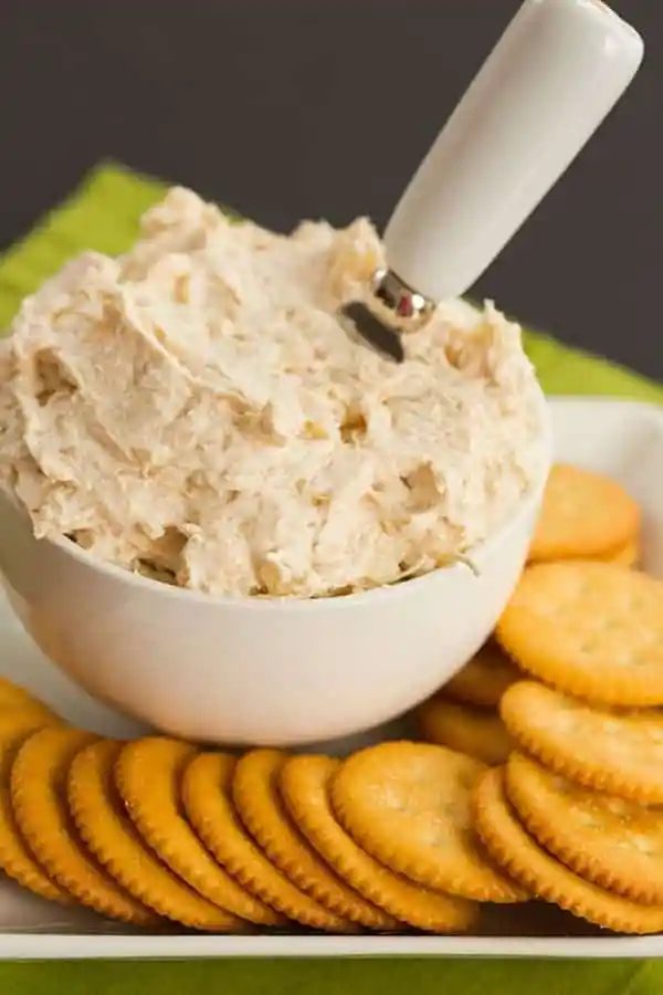 A vintage recipe for Chicken Spread/Dip using Underwood chicken. |