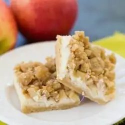 Apple Cheesecake Crumb Bars