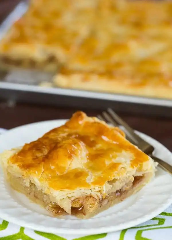 Apple Slab Pie - Reliable for serving a crowd! | #recipe