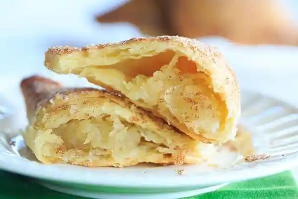 Apple Turnovers FROM SCRATCH! Flaky pastry dough and a slightly sweet apple filling... |