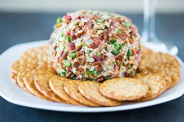 Bacon-Jalapeño Cheese Ball