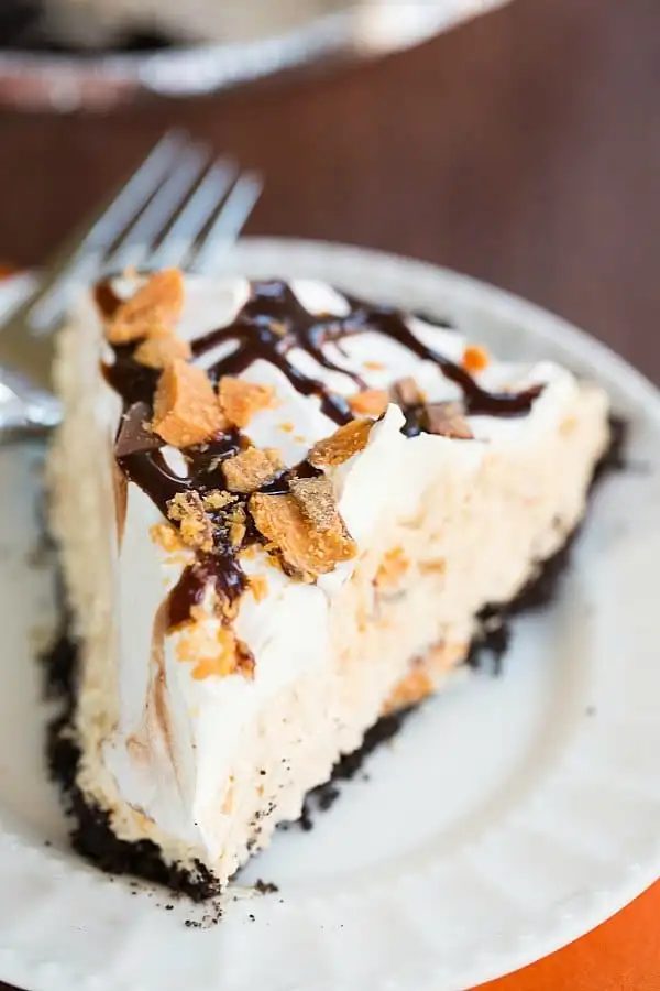 No-Bake Butterfinger Pie