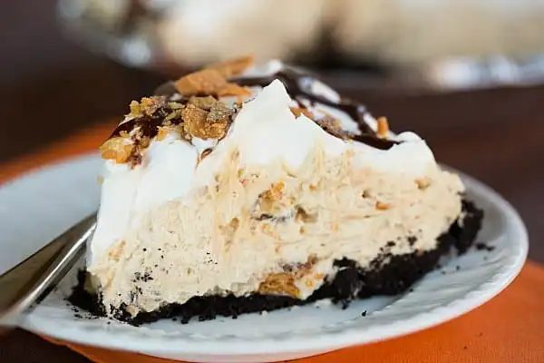 No-Bake Butterfinger Pie