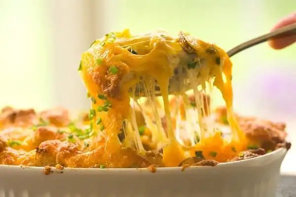 Cheesy Bacon, Mushroom & Spinach Breakfast Strata