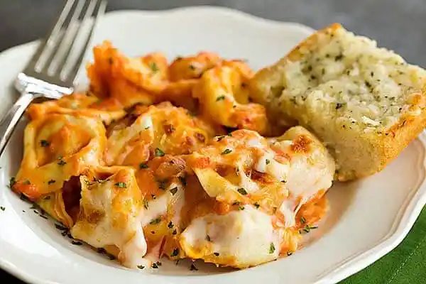 Cheesy Baked Tortellini