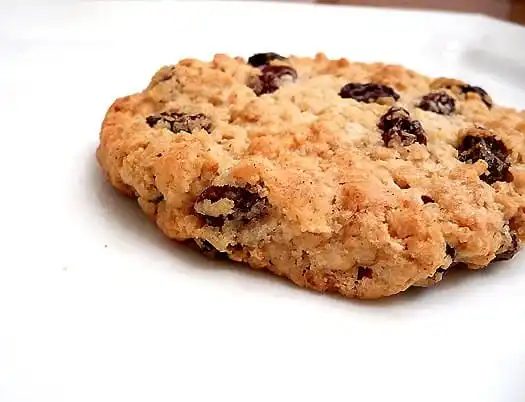 Chewy Oatmeal-Raisin Cookies