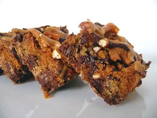 Chocolate Chip & Pretzel Cookie Bars