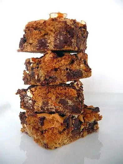 Chocolate Chip & Pretzel Cookie Bars