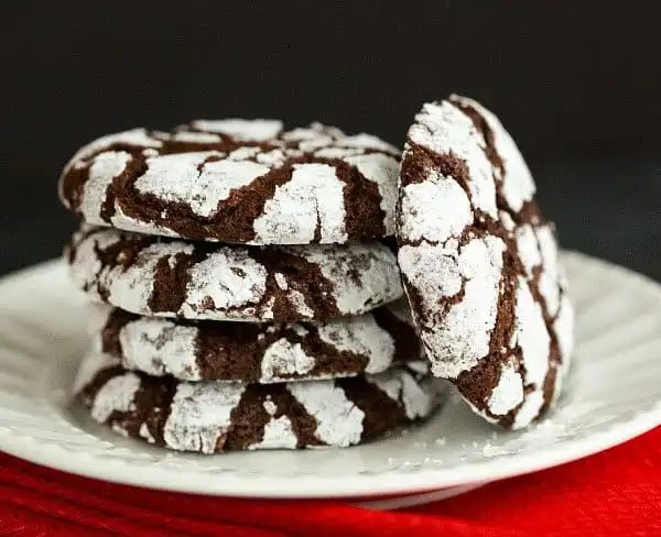 Chocolate Crinkle Cookies - A classic Christmas cookie and a holiday must-make! |