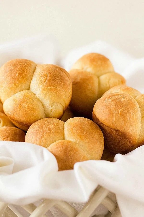 Cloverleaf Dinner Rolls