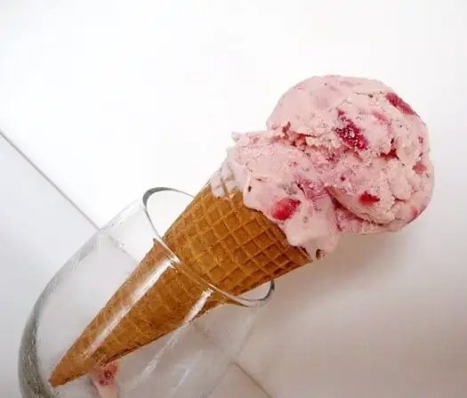 Fresh Strawberry Ice Cream