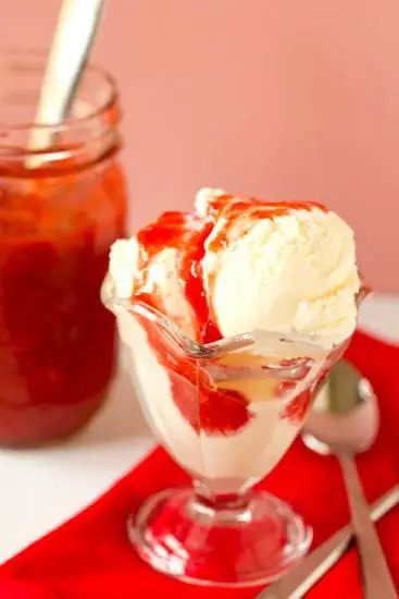 Strawberry Ice Cream Topping