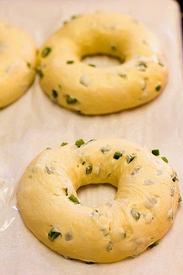 Jalapeño Cheddar Bagels