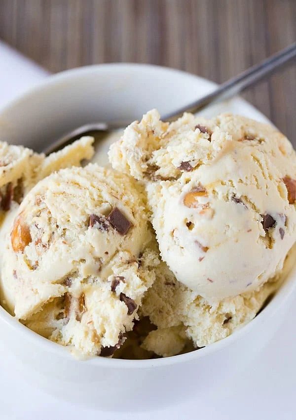 Malted Vanilla Ice Cream, served with Peanut Brittle & Milk Chocolate Chunks