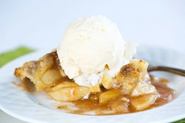 Maple-Apple Pie with Walnut Crumb Topping | #recipe
