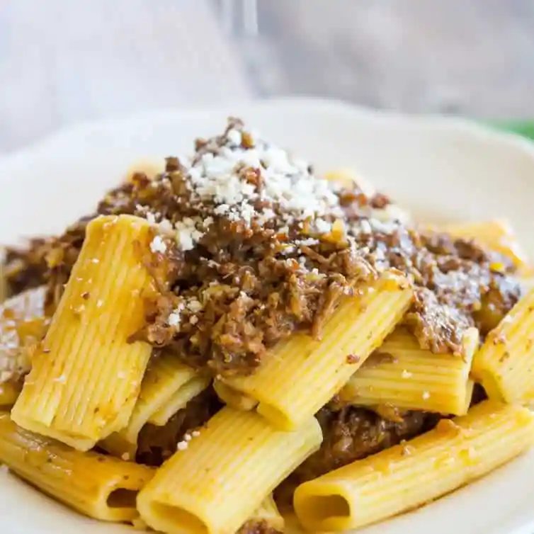 Slow Cooker Beef & Onion Ragu (Pasta Genovese)