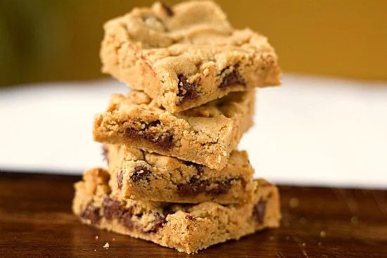 Peanut Butter Chocolate Chip Cookie Bars