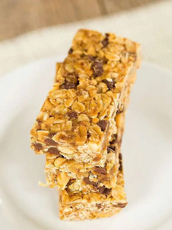 Peanut Butter-Chocolate Chip Granola Bars, chewy