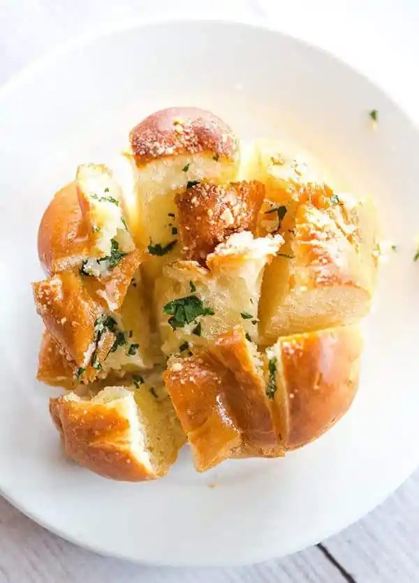 Straightforward Pull-Apart Garlic Rolls
