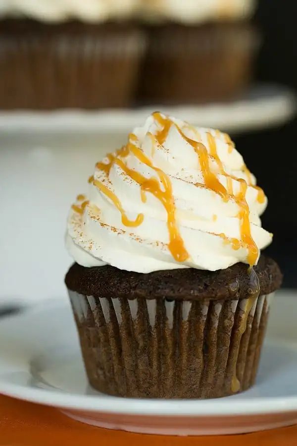 Pumpkin Spice Latte Cupcakes by @Yawzu ::