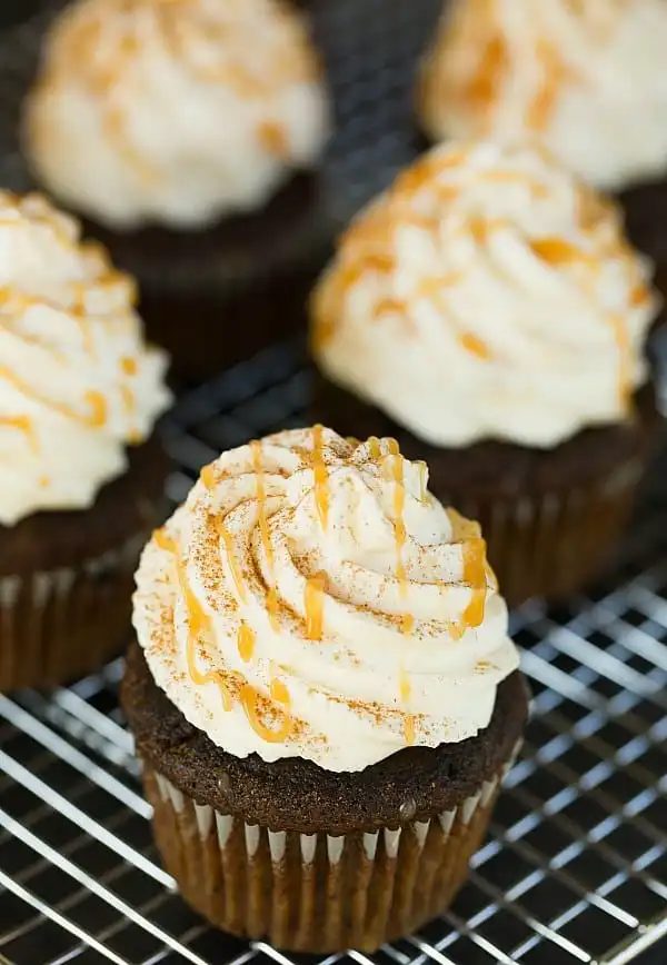 Pumpkin Spice Latte Cupcakes by @Yawzu ::