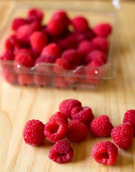 Raspberry Streusel Bars