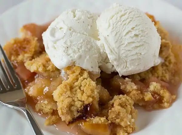 Rhubarb-Ginger Crumble