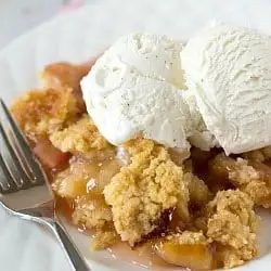 Rhubarb-Ginger Crumble