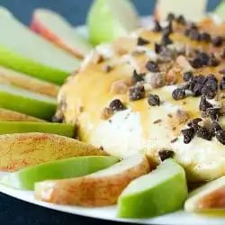 Salted Caramel Apple Cheesecake Dip