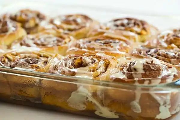 Salted Caramel Apple Cinnamon Rolls |