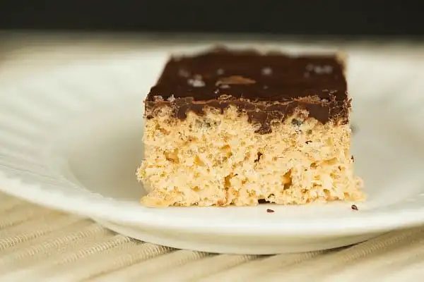 Salted Caramel Rice Krispies Treats with Dark Chocolate by @Yawzu ::