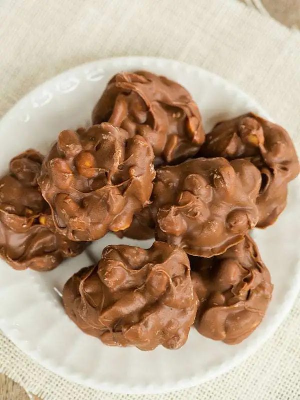 Crock-Pot Chocolate-Covered Peanut Clusters - SO straightforward and addictive! |