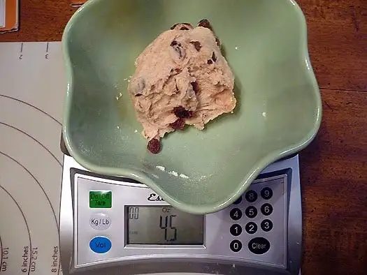 Volume vs. Weight in Baking: Why you should weigh your ingredients