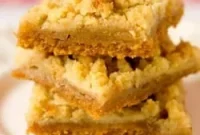 Homestyle Dutch Apple Crumble Bars