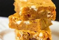 Golden Pumpkin Spice Blondies