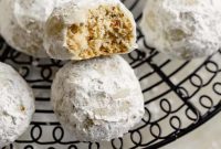 Buttery Snowball Bites