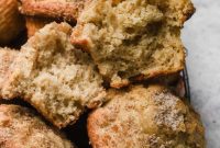 Apple Cinnamon Crunch Muffins