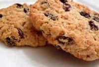 Perfectly Chewy Oatmeal Raisin Treats