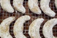 Golden Nut Crescents