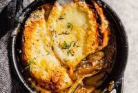 Golden Caramelized Onion Gruyère Soup