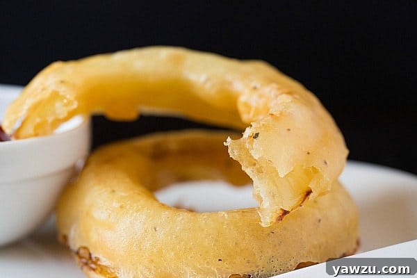 Beer-Battered Onion Rings with Dipping Sauce