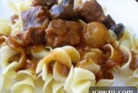 Effortless Crockpot Beef Burgundy